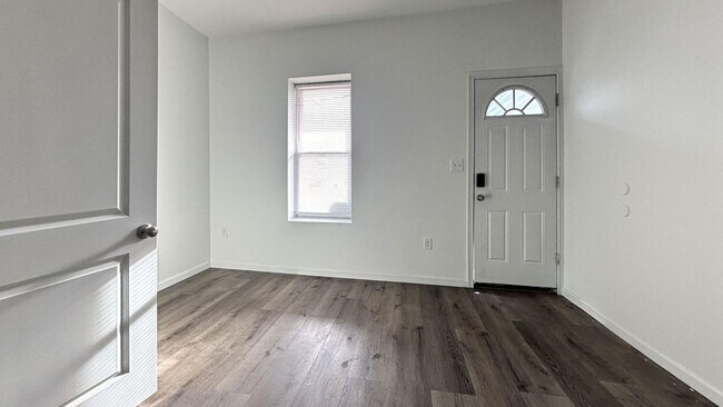 Foto del edificio - Modern Philly Townhouse w/ Luxury Finishes