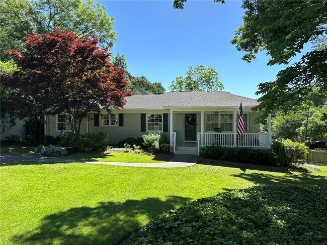 Foto del edificio - 2497 Thompson Rd NE