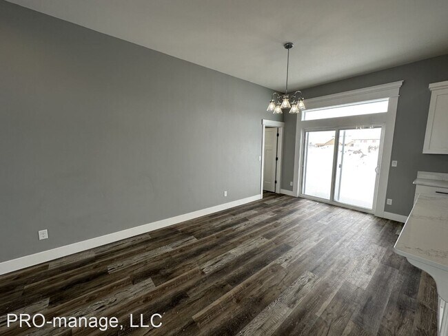 Foto del edificio - 3 br, 2 bath House - 4237 Hemingway Ave.