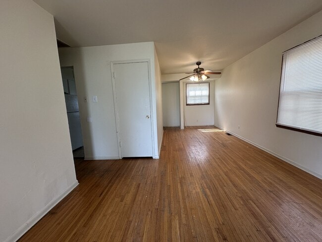 Photo - 400 Lancashire Rd House