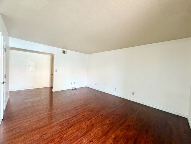 Building Photo - LAS VEGAS GUARD-GATED CONDO FOR RENT | 2 BEDROOM DOWNSTAIRS UNIT | BELLA VITA COMMUNITY
