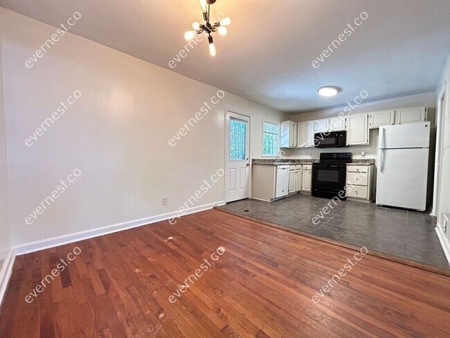 Foto del edificio - 120 Leathers Cir NW