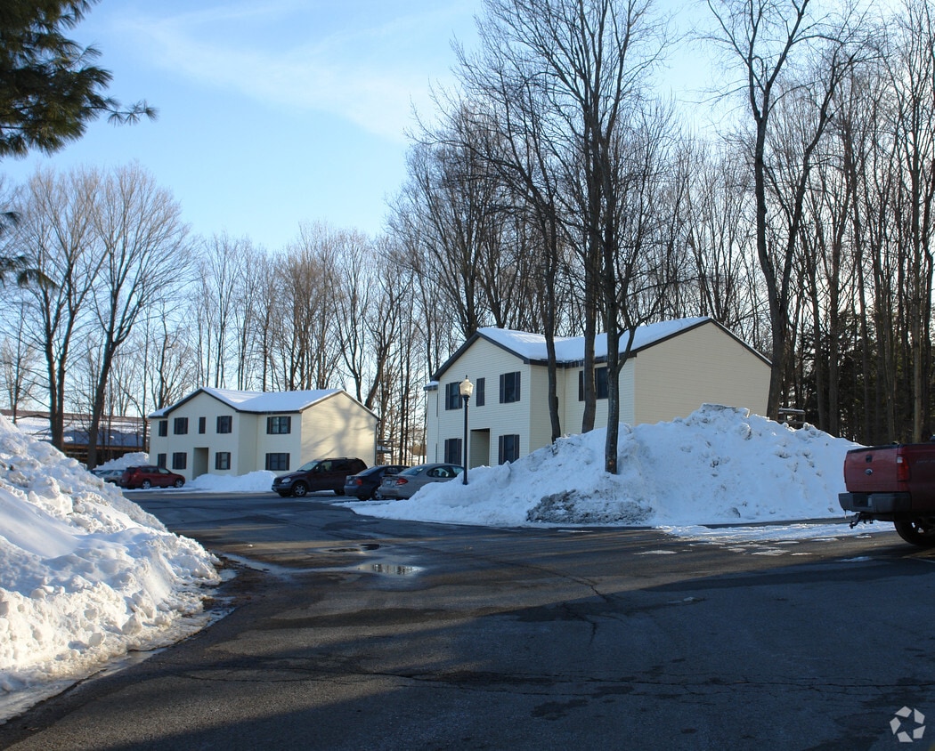 Building Photo - 2 Golden Pond Ct