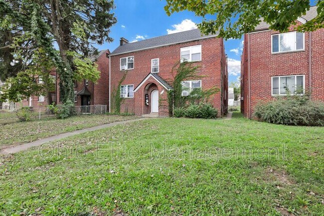 Building Photo - 987 Lilley Ave