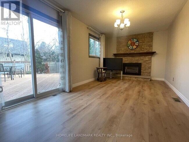 Photo du bâtiment - 2149 Constance Dr