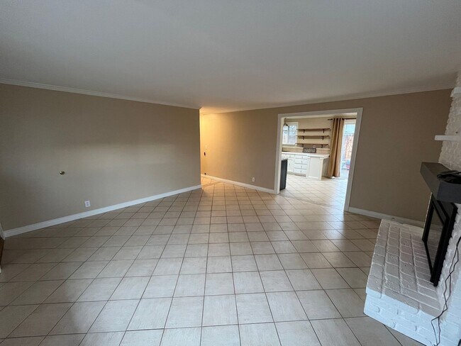 Foto del edificio - Single Level Home Close to Downtown Redmond - Yard Care Included