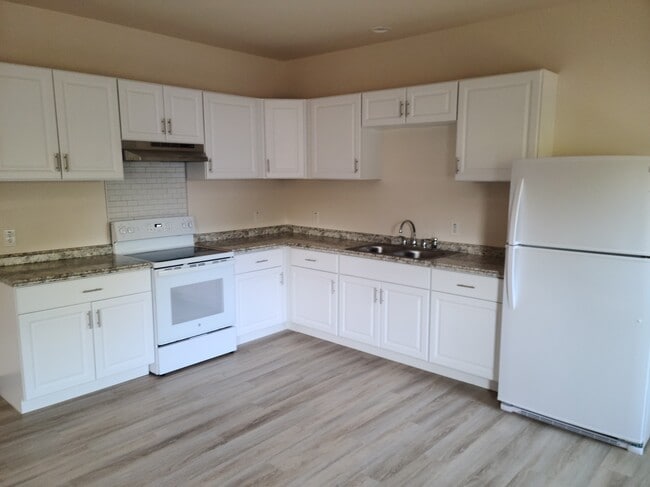 Building Photo - 22806 Shady Forest Dr