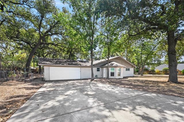 Building Photo - 2346 Robinhood Dr