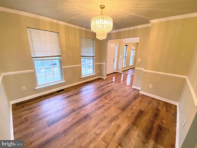 Foto del edificio - 6002 Bush Ct