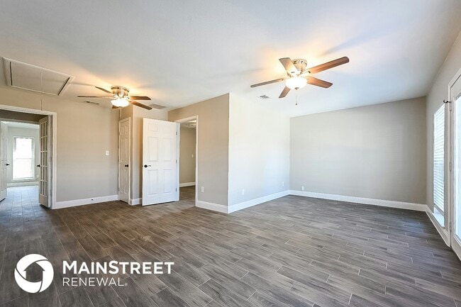Building Photo - 524 E Lark Ct