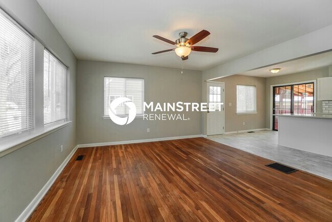 Building Photo - 5 Bedroom Pet-Friendly Home in COLUMBUS, O...