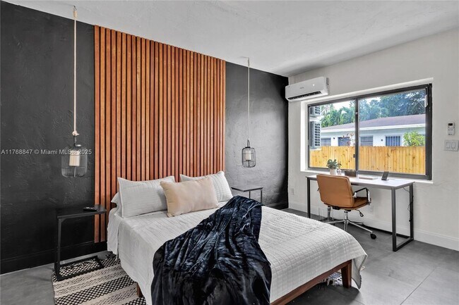 Foto del edificio - 1350 NE 111th St