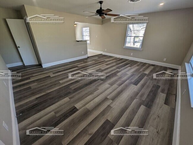 Building Photo - 3 BED 1 BATH NOW AVAILABLE- Midlothian, TX!