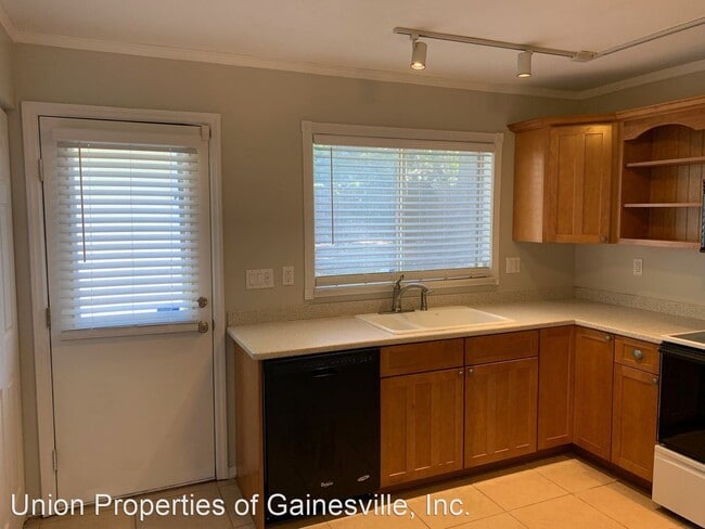 Building Photo - 2 br, 1.5 bath House - 3727 SW 28th Terr A...