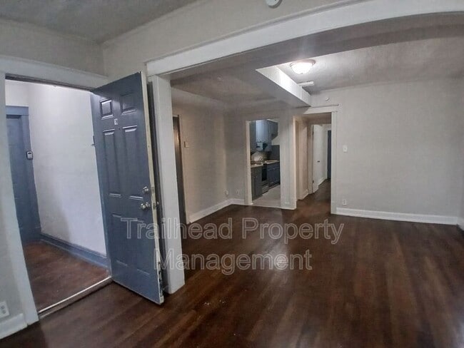 Building Photo - 104 N Indiana Ave