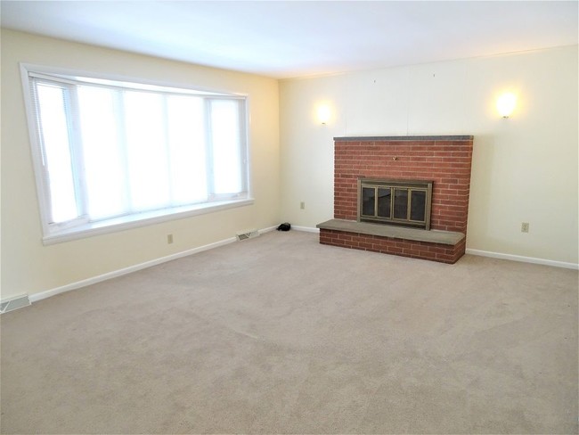 Building Photo - 4757 Elizabethtown Rd