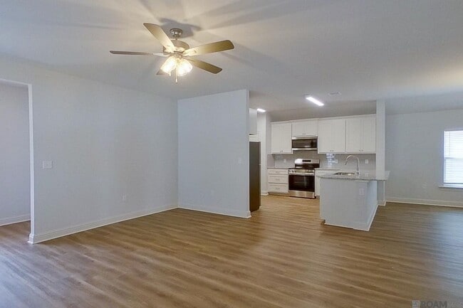 Foto del edificio - 17617 Carlisle Ave