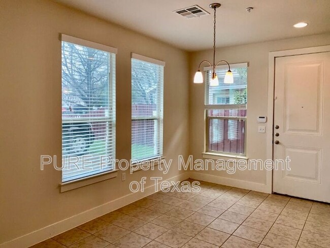Foto del edificio - 2225 Katy Ln