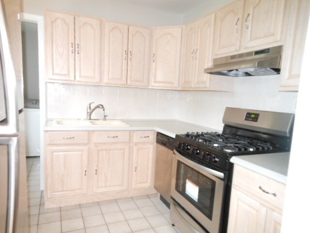 Building Photo - 152 W Briarcliff Rd