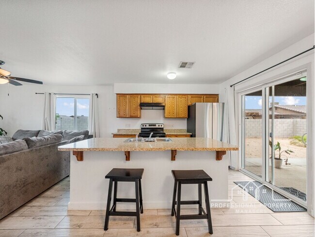 Foto del edificio - 3-bedroom, 2-bathroom home in Trail Estates