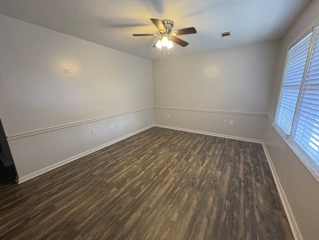 Building Photo - 406 Russell Pkwy