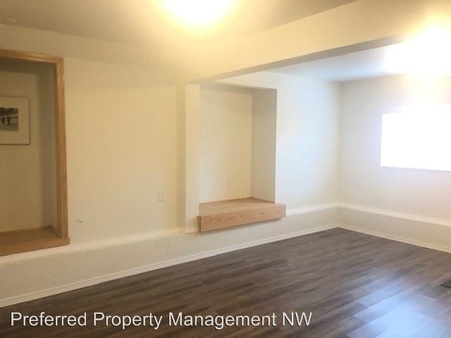 Building Photo - 6408 76th Dr NE