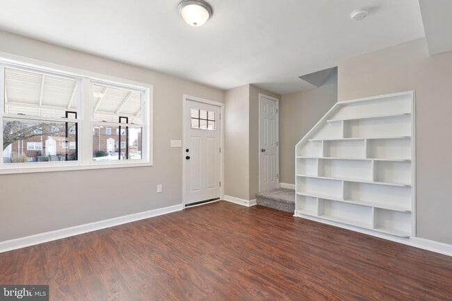 Building Photo - 916 St Agnes Ln