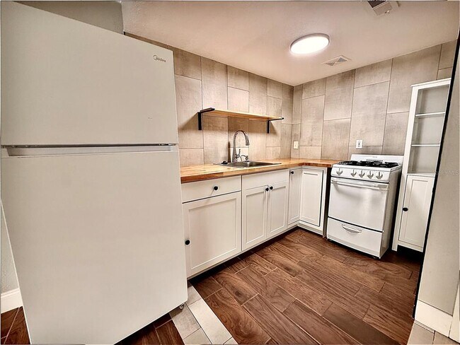 Foto del edificio - 133 Oyster Bay Cir