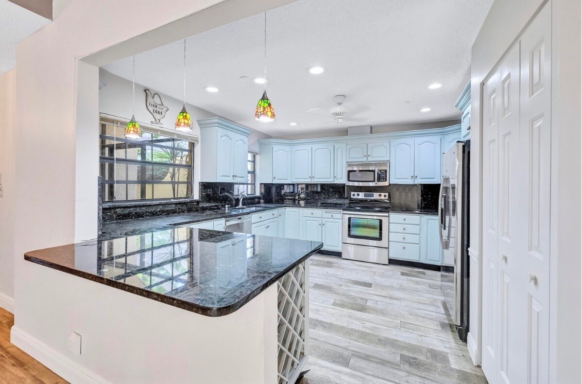 Primary Photo - 2075 NW 15th Pl