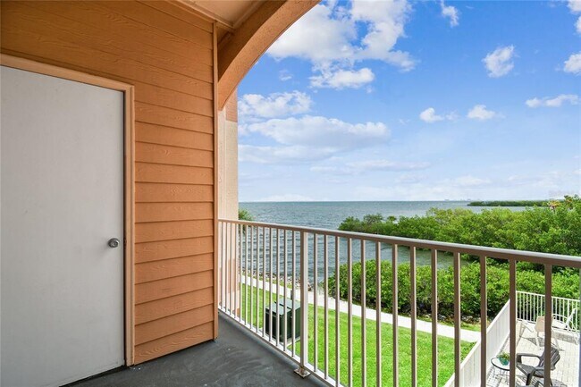 Building Photo - 5000 Culbreath Key Way
