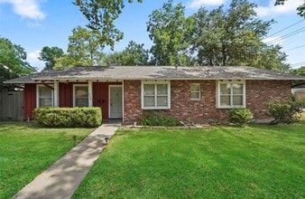 Building Photo - 9802 Cedardale Dr