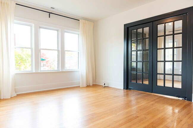 Foto del edificio - 1302 Lakepointe St