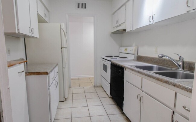 Building Photo - 119 Krueger St