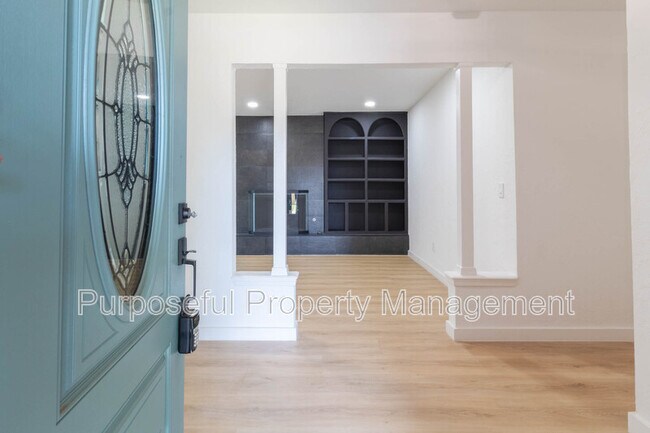 Building Photo - 8913 Bentree Country Way