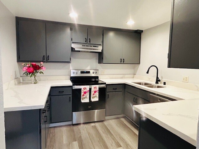 Foto del edificio - 1631 E Cypress St