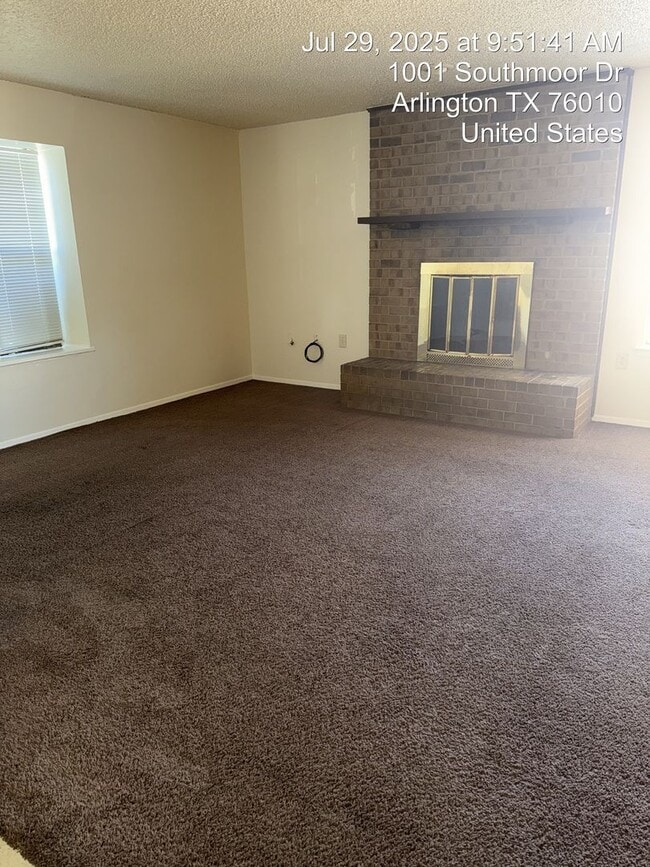 Building Photo - Duplex