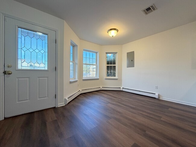 Building Photo - 36 Rockland St