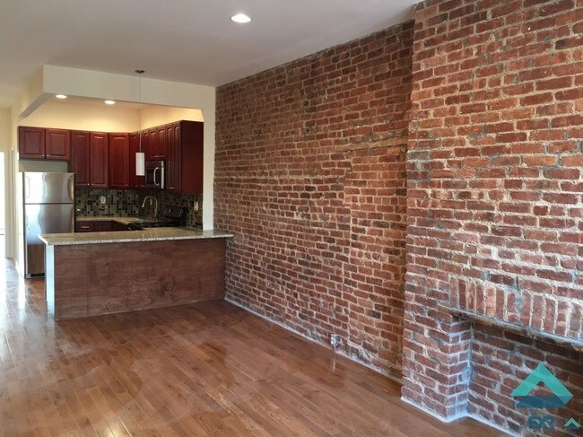 Building Photo - 5514 Myrtle Ave