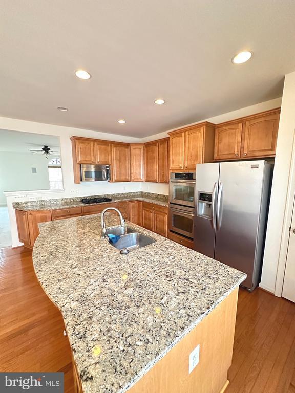 Building Photo - 2100 Abbottsbury Way