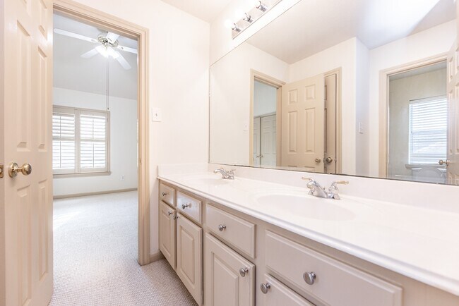 Foto del edificio - 17826 Island Spring Ln