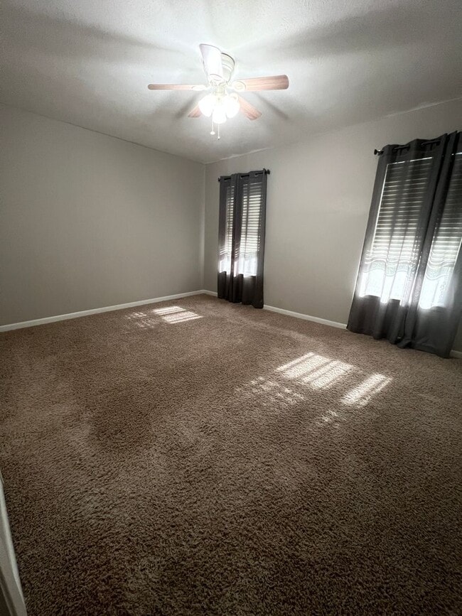 Foto del edificio - River Oaks Townhouse-Christmas Special!!