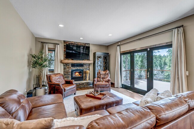 Building Photo - 27593 Mountain Brook Dr