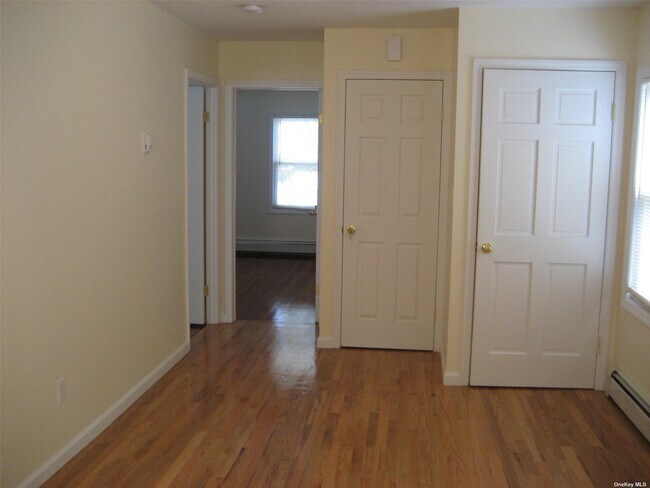 Building Photo - 211-22-211-45 45th Dr