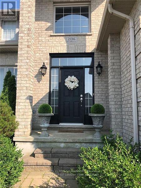 Photo du bâtiment - 2016 Beaverbrook Ave