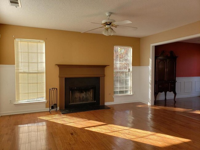 Foto del edificio - 1009 Wynnbrook Ln