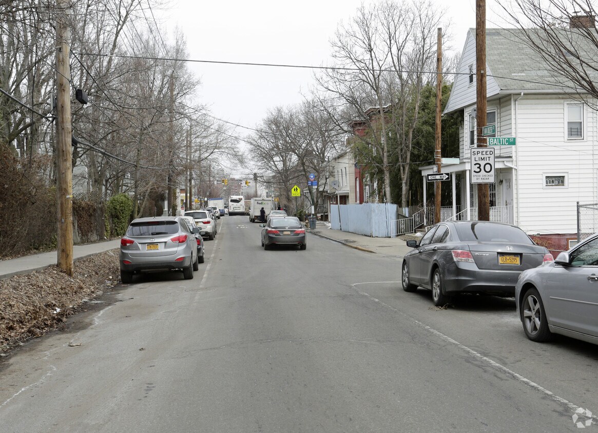 Foto del edificio - 277 Van Duzer St