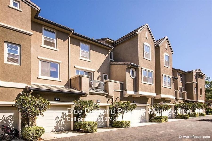 Primary Photo - 2 BR, 2.5 BA town home in San Elijo Hills