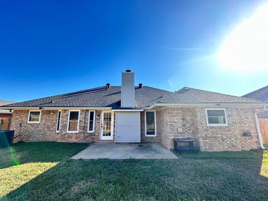 Foto del edificio - 1424 Winchester Dr