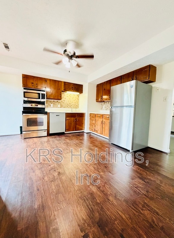 Photo - 16 Nags Head Ct Townhome