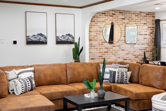 Foto del edificio - 1308 Glen Cove Dr